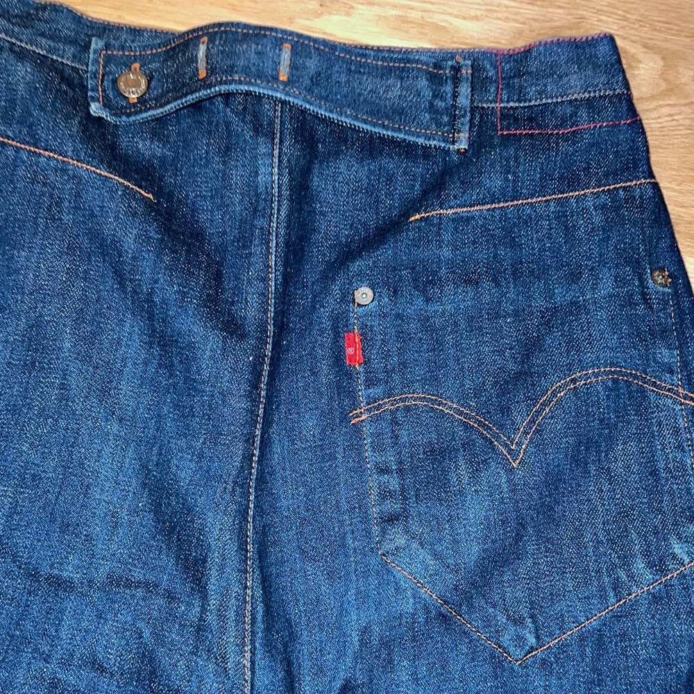VERY RARE Vintage 1999 Levi's RED culotte split skirt Size S, 28.5 waist - Picture 3 of 10